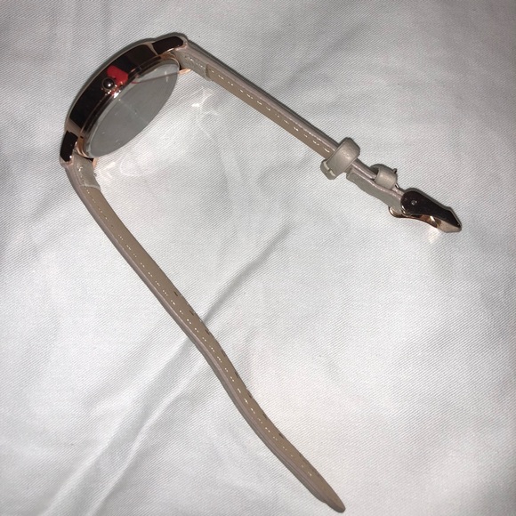 Watch - Picture 4 of 5